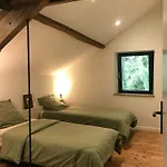 Feriehus The Grange In Cantal Parlan